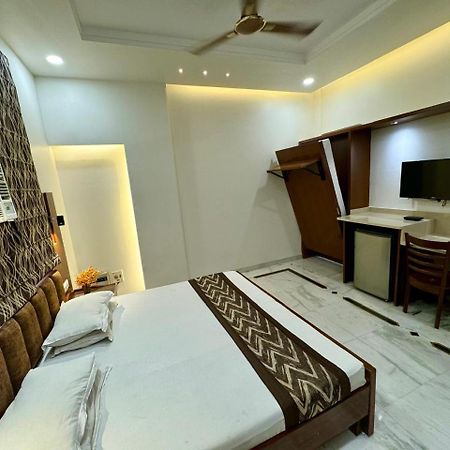 Hotel C Park - Karol Bagh, New Delhi Exteriör bild