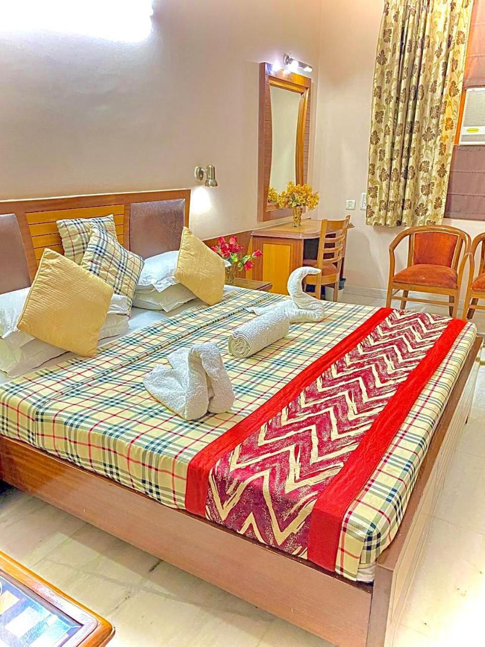 Hotel C Park - Karol Bagh, New Delhi Exteriör bild